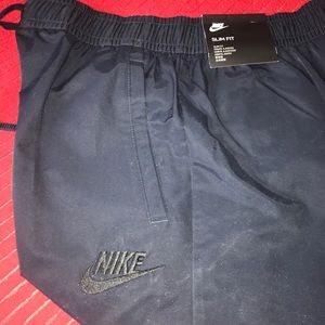 Nike slim fit Joggers NWT medium